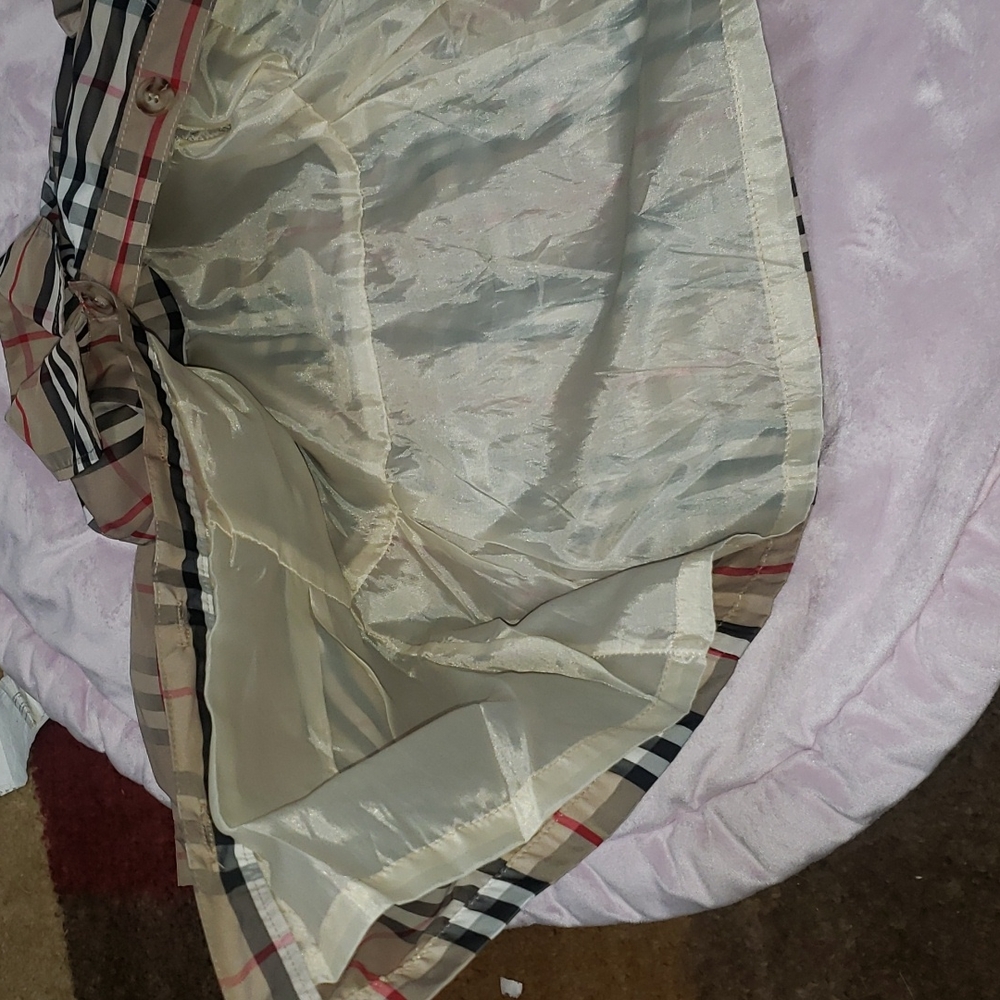 Beautiful jacket with similar burberry pattern - Picture 9 of 9
